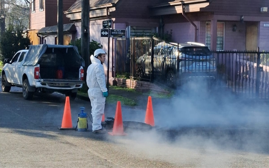 Aguas Décima inicia pruebas de humo para detectar ingreso de aguas lluvias al alcantarillado